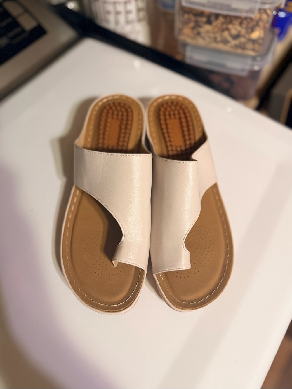 NWOT Aomigoct Women’s Size 9-9.5 Cream Toe Loop Comfort Wedge Slide Sandals